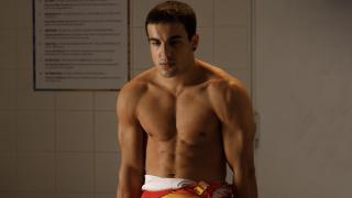 Óscar Casas se mete en la piel del medallista olímpico Gervasio Deferr en la serie 'El gran salto'.