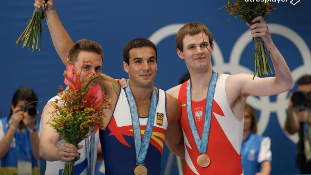 Secuencia de 'El gran salto' que retrata el podio de Sídney 2000, con el oro de Deferr en salto de potro.