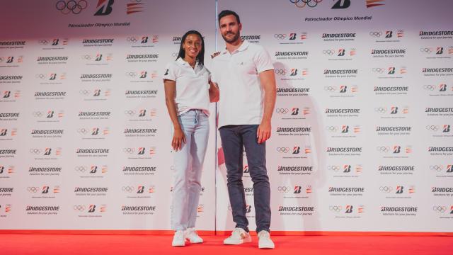 Ana Peleteiro y Saúl Craviotto, durante el acto de Bridgestone en el COE