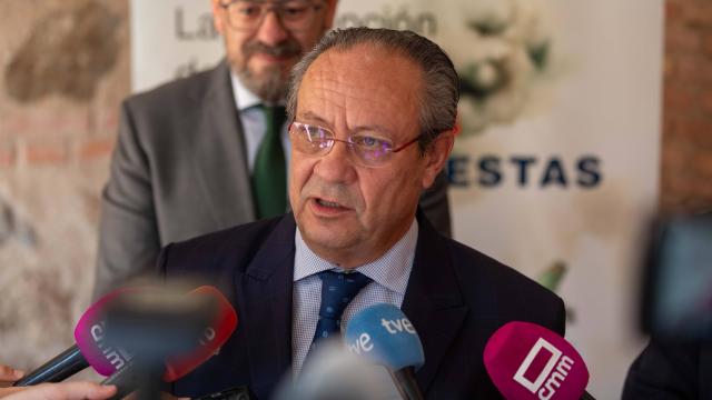 El consejero Juan Alfonso Ruiz Molina, este miércoles en un acto en Toledo. Foto: Javier Longobardo.