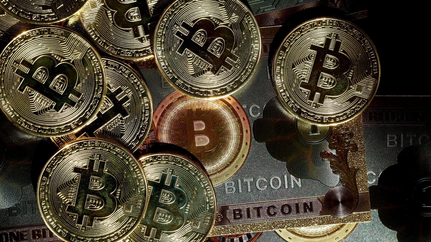 El bitcoin pone rumbo a los 66.000 dólares, nivel “clave a superar”, tras  vivir su mejor sesión desde agosto