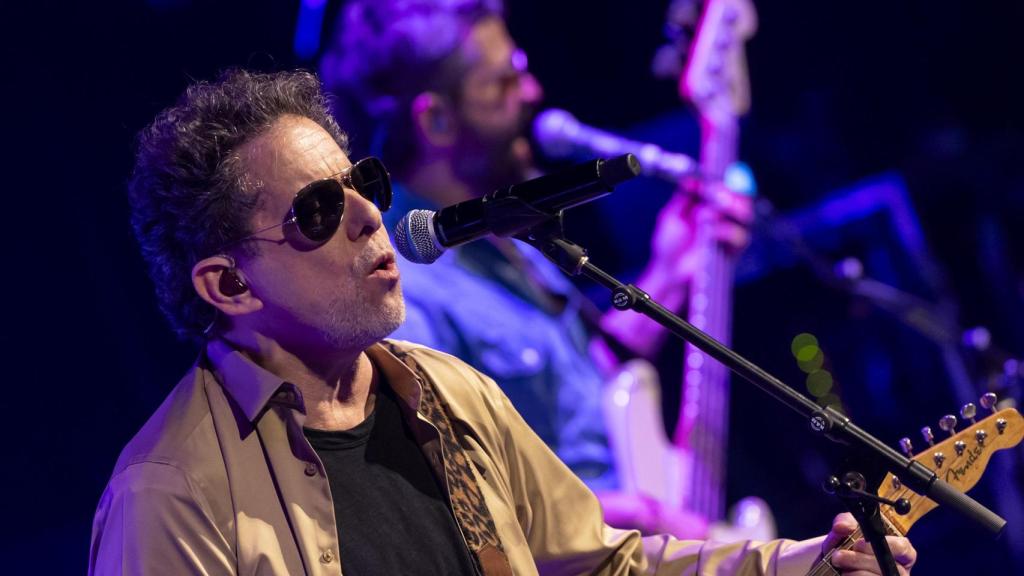 Andrés Calamaro durante una actuación en el Teatro Cervantes