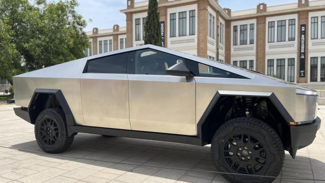 El Cybertruck de Tesla expuesto en Tabacalera.