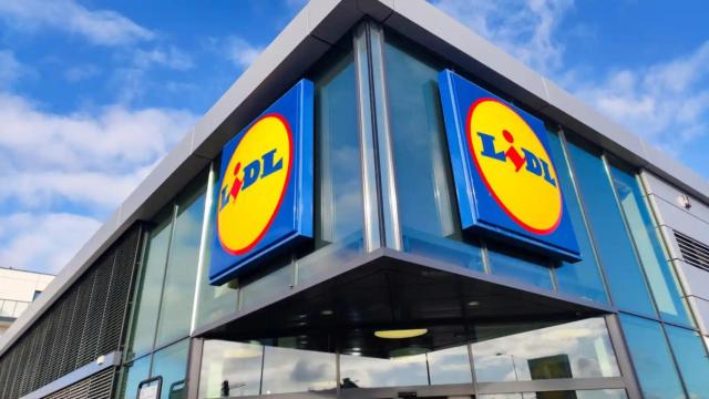 Entrada a un supermercado de Lidl.