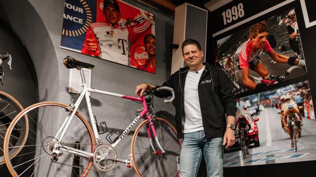 Jan Ullrich, con su bicicleta en subasta.