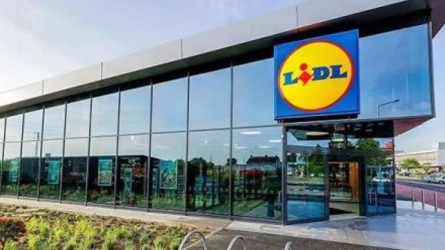 Entrada a un supermercado de Lidl.
