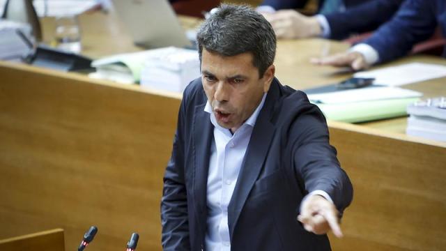 El presidente de la Generalitat, Carlos Mazon, este jueves en las Cortes Valencianas