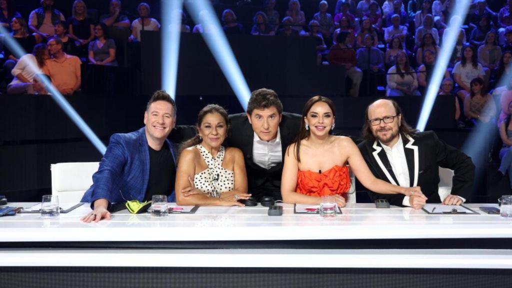 Manel Fuente y el jurado en la primera semifinal de ‘Tu cara me suena’.