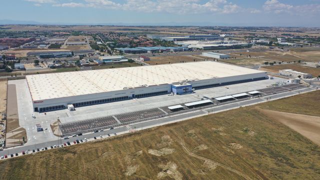 La plataforma logística de Alcampo en Illescas (Toledo) da sus primeros pasos.