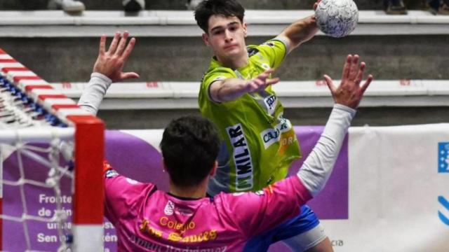 Marco Torres durante un partido