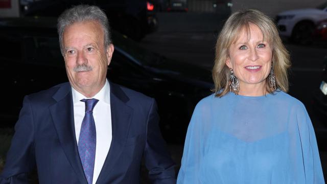 Manuel Campo Vidal y María Rey en la boda de Euprepio Padula en septiembre de 2022.