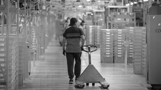 Un trabajador de Amazon.