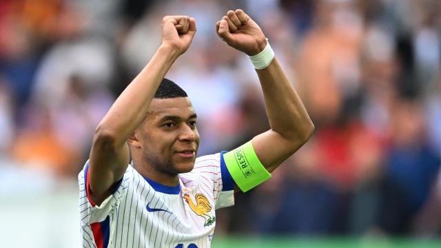 Mbappé celebra el pase a los octavos de final de la Eurocopa.