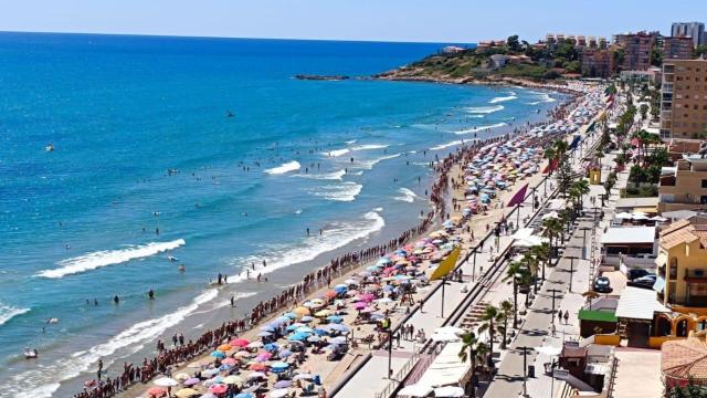Una de las cadenas humanas en la protesta del verano pasado.