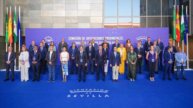 El presidente de la Diputación de Valladolid, Conrado Íscar, participa en la reunión de la FEMP