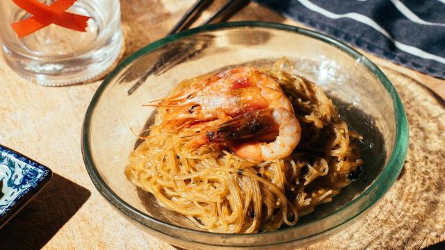 El bar asiático catalán precursor de vinos naturales en Barcelona celebra 10 años: de la quiebra al éxito