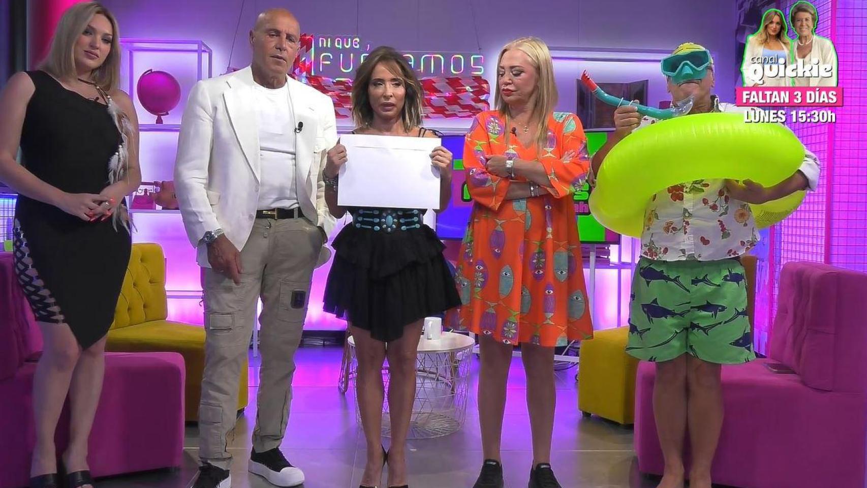 Marta Riesco, Kiko Matamoros, María Patiño, Belén Esteban y Víctor Sandoval, en el plató de 'Ni que fuéramos'.
