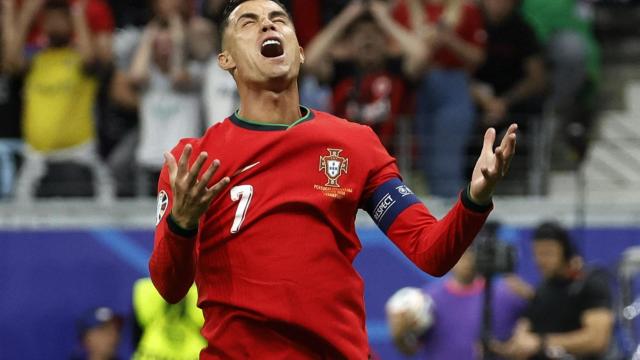 Cristiano Ronaldo se lamenta de una ocasión fallada.