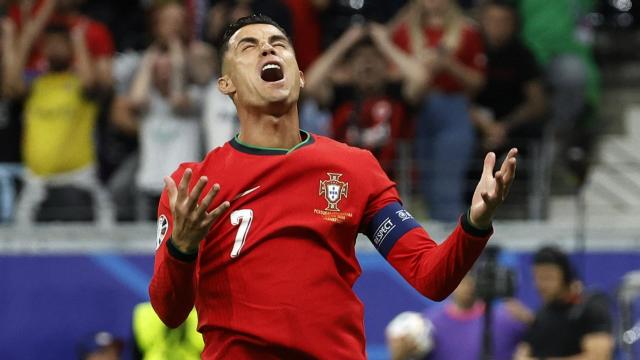 Cristiano Ronaldo se lamenta de una ocasión fallada.
