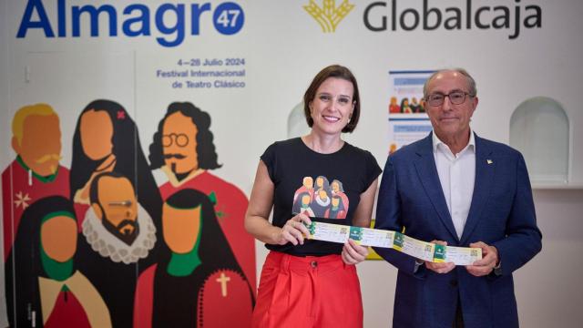 La directora del Festival y el presidente de Globalcaja.