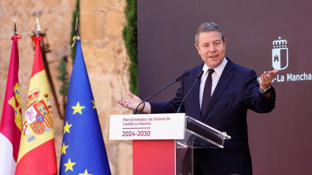 Emiliano García-Page, presidente de Castilla-La Mancha, presenta el Plan Estratégico de Turismo.
