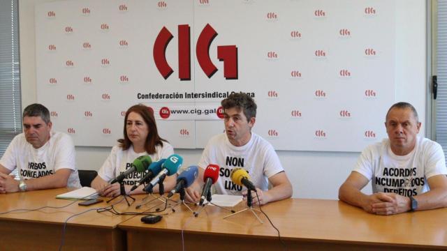 Los empleados de la planta de Nostián de A Coruña en rueda de prensa