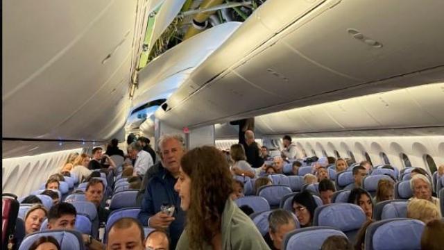 Interior del avión de Air Europa que ha sufrido fuertes turbulencias.
