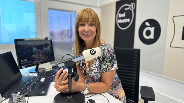 Clara Castelló, la presentadora de la revista de Les Notícies del Matí.