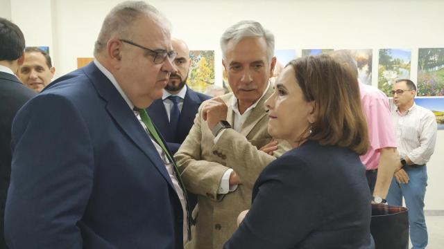 El consejero de Sanidad, Alejandro Vázquez, asiste a la inauguración de la nueva sede de la Asociación Española Contra el Cáncer de Medina de Rioseco, junto con el presidente de la Diputación de Valladolid, Conrado Íscar, y el presidente de la AECC de Valladolid, Artemio Domínguez.