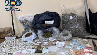 Sustancias encontradas en el registro del piso de Toledo. Foto: Policía Nacional.