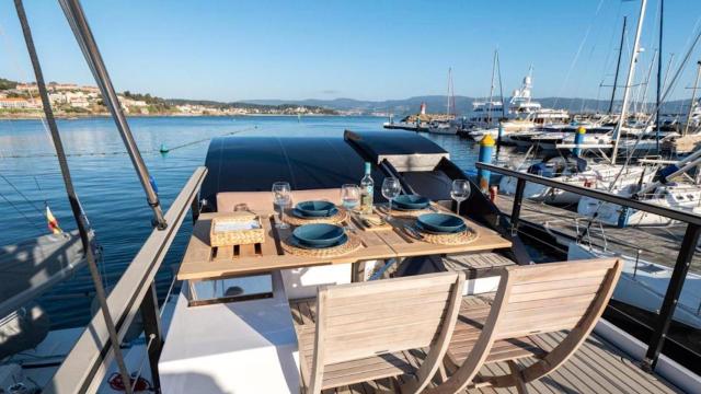Barco-apartamento turístico en Sanxenxo