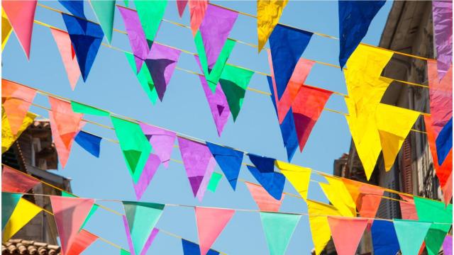 Imagen de archivo de un barrio en fiestas