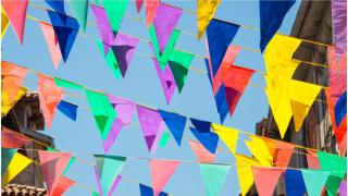 Imagen de archivo de un barrio en fiestas