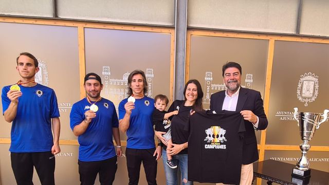 El Ayuntamiento de Alicante recibe a los ganadores de la Liga Nacional de Fútbol 7 este miércoles.