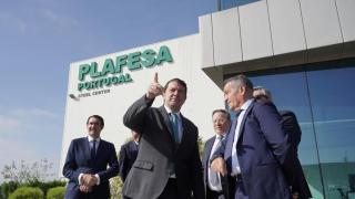 El presidente de la Junta de Castilla y León, Alfonso Fernández Mañueco, visita la Planta Plafesa del Grupo Network Steel junto al director general de la planta Plafesa, Luis Loredo, este miércoles
