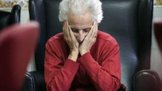 Por qué EEUU ha aprobado ya tres fármacos contra el alzhéimer y Europa cero: Tenemos un problema