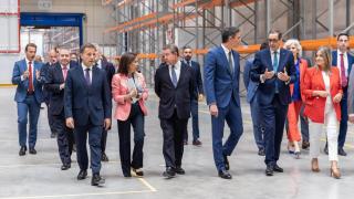 Emiliano García-Page y Pedro Sánchez, este martes en un acto de Airbus en Albacete.