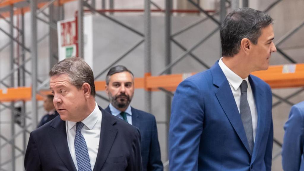 Emiliano García-Page y Pedro Sánchez, este martes en un acto de Airbus en Albacete.