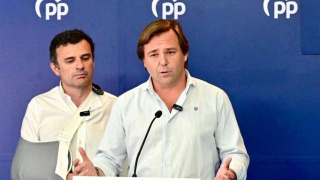 El secretario general del PP de Andalucía, Antonio Repullo, en rueda de prensa en Cádiz.