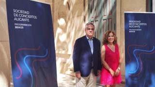 Alfonso Ramón-Borja Berenguer y Maria Dolores Padilla, en la presentación de la Sociedad de Conciertos.