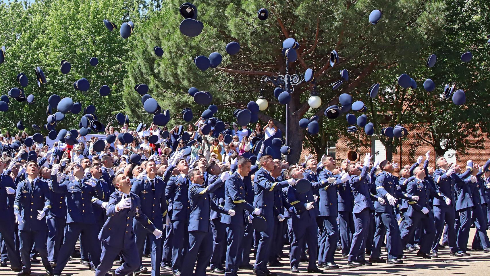 El rey preside en León la entrega de Reales Despachos a los nuevos sargentos del Ejército del Aire