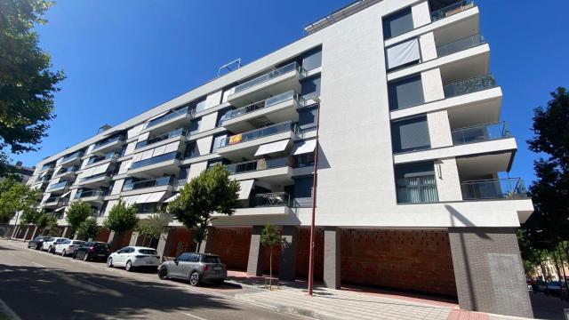 Viviendas y locales comerciales en Valladolid.