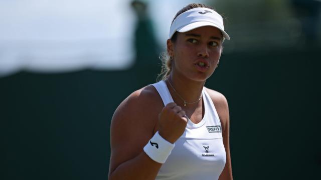Jessica Bouzas celebra un punto ante Cristina Bucsa.