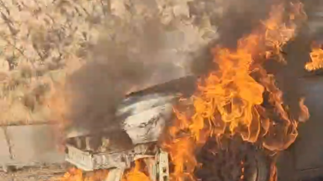 Incendio de un vehículo en la CM-42 en Burguillos de Toledo