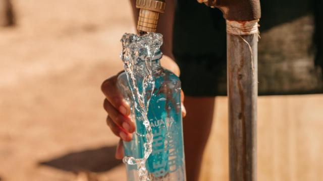 Auara y Esmerarte instalarán una potabilizadora en Perú para dar agua limpia a 2.500 personas