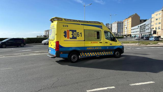 Imagen de archivo de una ambulancia de emergencias 061 Galicia