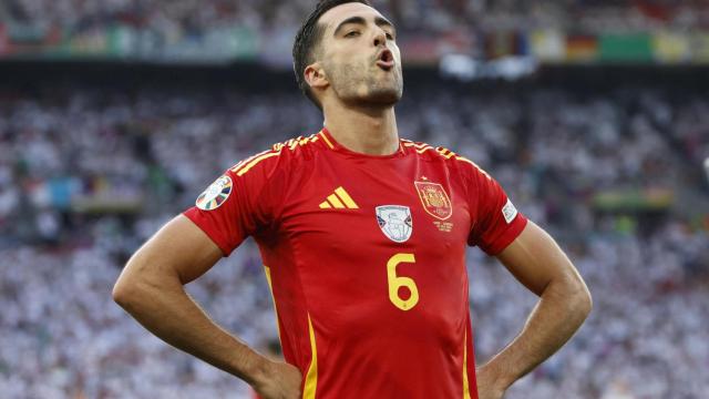 Mikel Merino celebra el gol de la victoria ante Alemania en la Eurocopa