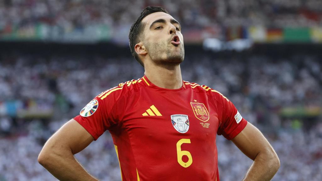 Mikel Merino célèbre le but vainqueur contre l'Allemagne en Coupe d'Europe