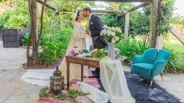 Pareja durante la celebración de su boda.