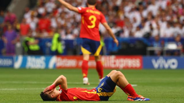 Pedri se lesiona en el partido frente a Alemania.
